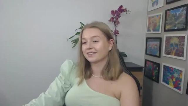 Image 2 of mysteryericax Stream on Chaturbate on 23 days ago