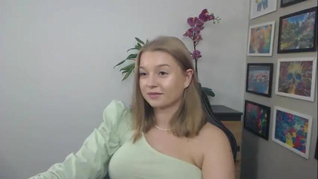 Image 4 of mysteryericax Stream on Chaturbate on 23 days ago