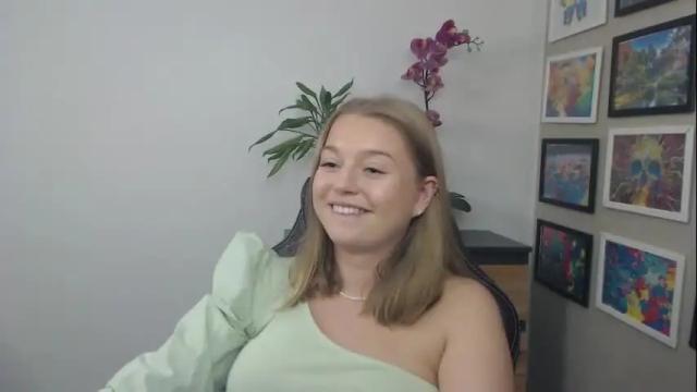 Image 7 of mysteryericax Stream on Chaturbate on 23 days ago