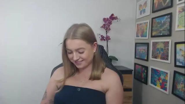 Image 2 of mysteryericax Stream on Chaturbate on 17 days ago