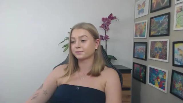 Image 3 of mysteryericax Stream on Chaturbate on 17 days ago