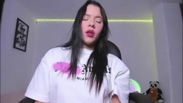 Image 3 of mysteyes Stream on Chaturbate on 1 month ago