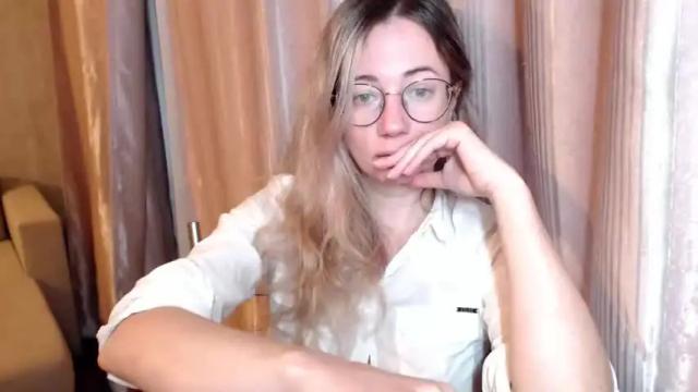 Image 7 of mystiquemaya Stream on Chaturbate on 12 months ago