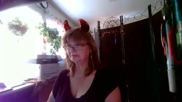 Image 3 of mzdevilicious Stream on Chaturbate on 19 months ago