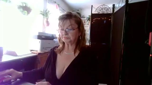 Image 3 of mzdevilicious Stream on Chaturbate on 20 months ago