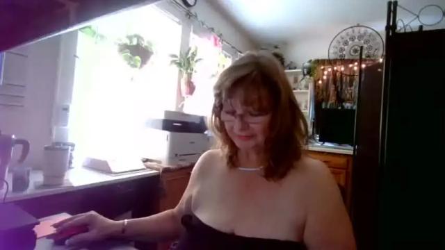 Image 11 of mzdevilicious Stream on Chaturbate on 18 months ago