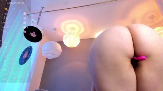 Image 12 of n_u_r_y Stream on Chaturbate on 24 months ago