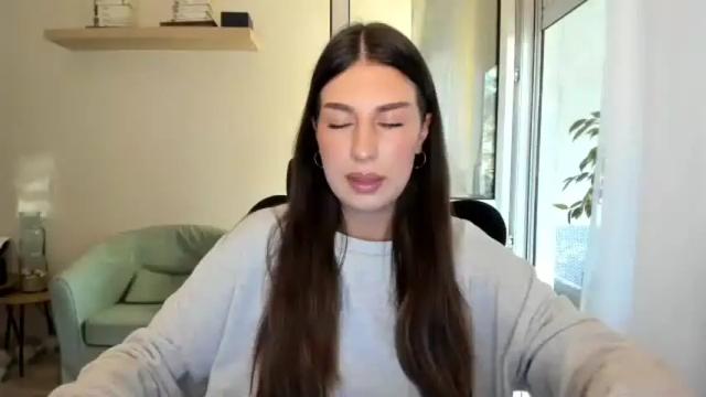 Image 2 of nadiaa06 Stream on Chaturbate on 2 months ago