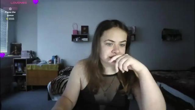 Image 2 of nadiiamorgun Stream on Chaturbate on 2 months ago