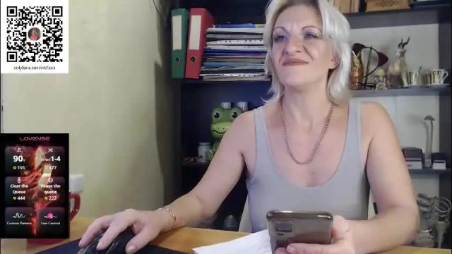 Image 4 of nadin_slut Stream on Chaturbate on 2 months ago