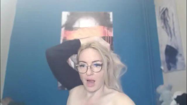 Image 11 of nadinnnea Stream on Chaturbate on 8 days ago