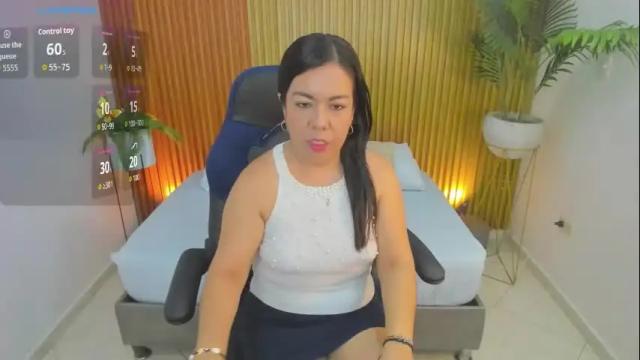 Image 6 of nahia_13 Stream on Chaturbate on 1 month ago