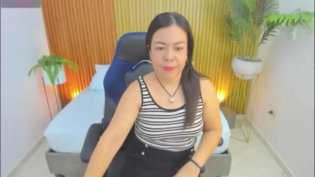 Image 4 of nahia_13 Stream on Chaturbate on 1 month ago