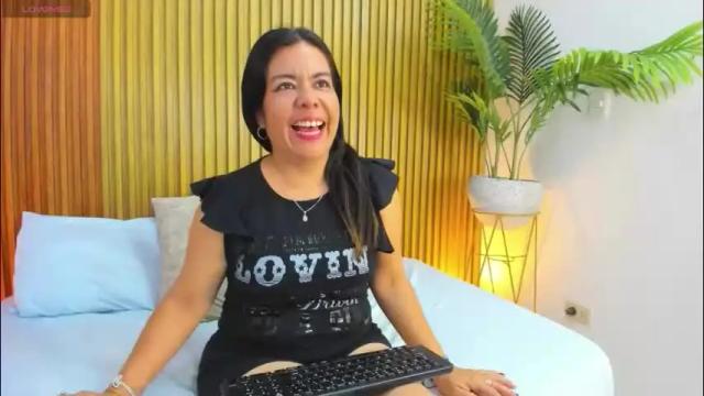 Image 12 of nahia_13 Stream on Chaturbate on 1 month ago