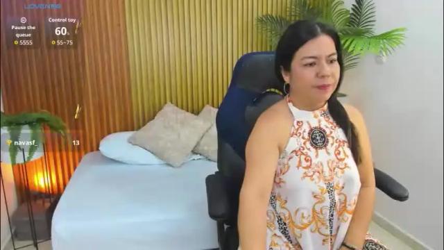 Image 7 of nahia_13 Stream on Chaturbate on 1 month ago
