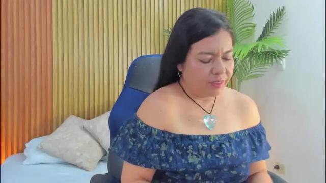 Image 12 of nahia_13 Stream on Chaturbate on 23 days ago