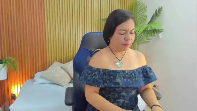 Image 7 of nahia_13 Stream on Chaturbate on 23 days ago