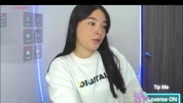 Image 4 of nahia__2 Stream on Chaturbate on 12 days ago