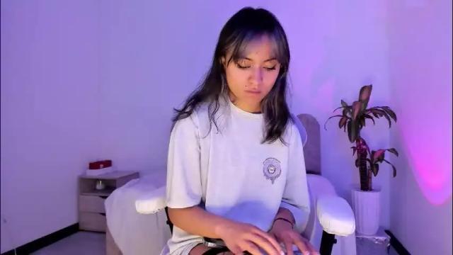 Image 7 of nahia_low Stream on Chaturbate on 5 months ago