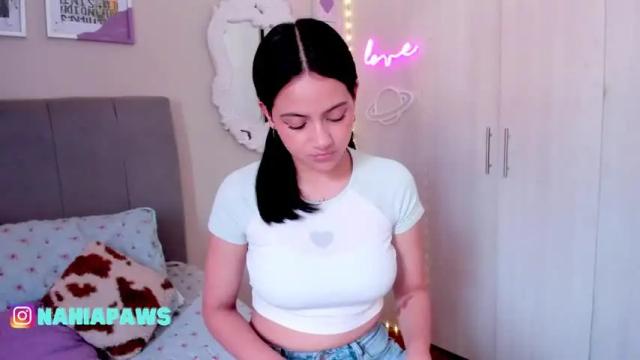 Thumbnail 1, nahia_paws's Stream at Chaturbate, 21 months ago