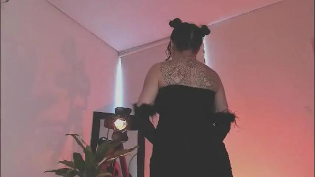 Image 6 of nahiapaws Stream on Chaturbate on 2 months ago