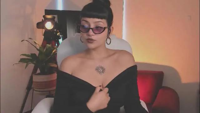 Image 3 of nahiapaws Stream on Chaturbate on 1 month ago