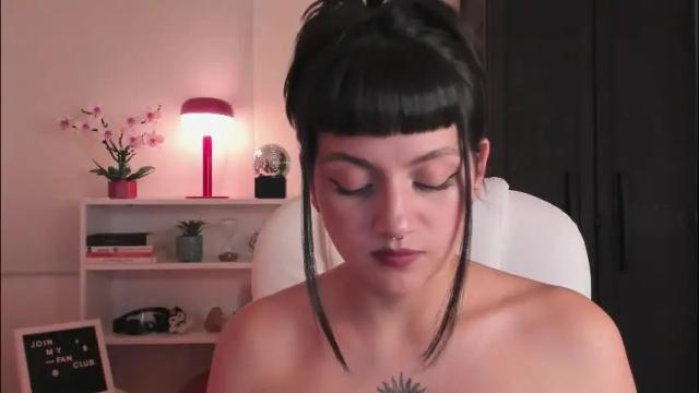 Image 2 of nahiapaws Stream on Chaturbate on 1 day ago