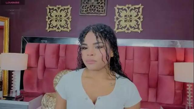 Image 2 of nahiarareina Stream on Chaturbate on 17 days ago