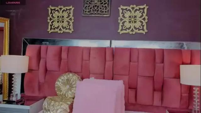 Image 4 of nahiarareina Stream on Chaturbate on 17 days ago