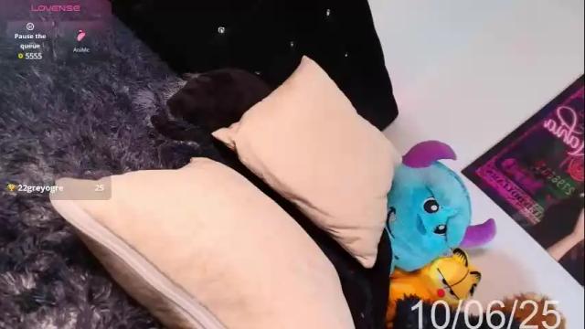 Image 10 of nahiavictoria Stream on Chaturbate on 1 month ago