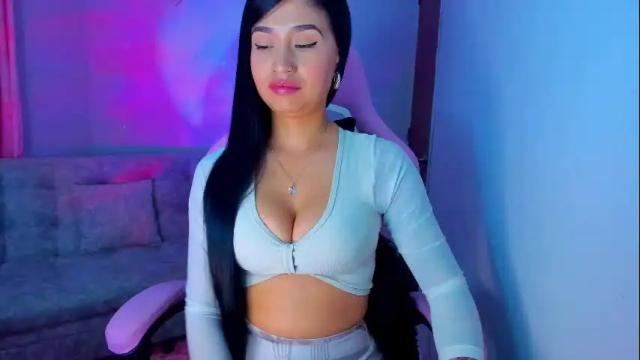 Image 3 of nahomekuperth Stream on Chaturbate on 12 days ago
