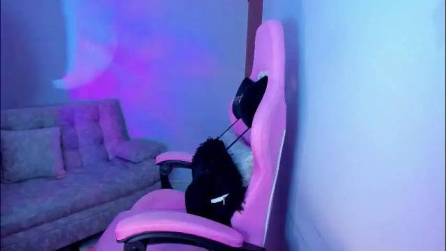 Image 3 of nahomekuperth Stream on Chaturbate on 4 months ago