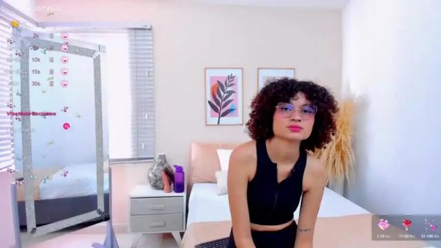 Image 12 of nahomi_curly1 Stream on Chaturbate on 15 months ago