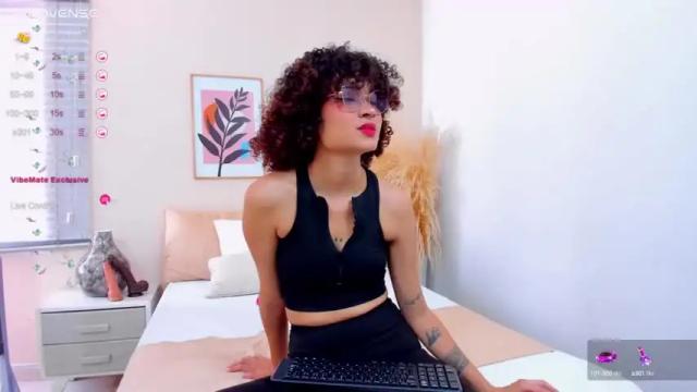 Image 2 of nahomi_curly1 Stream on Chaturbate on 15 months ago