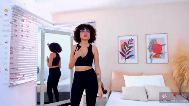 Image 7 of nahomi_curly1 Stream on Chaturbate on 15 months ago