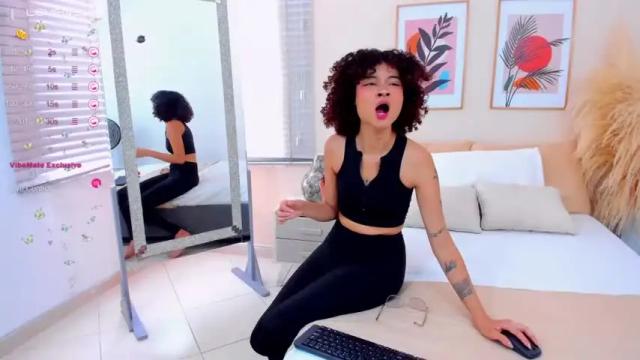 Image 8 of nahomi_curly1 Stream on Chaturbate on 15 months ago