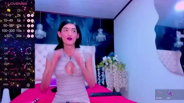 Image 8 of nahomi_jonnes Stream on Chaturbate on 15 months ago
