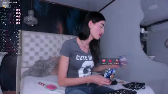 Image 11 of nahomi_jonnes Stream on Chaturbate on 14 months ago