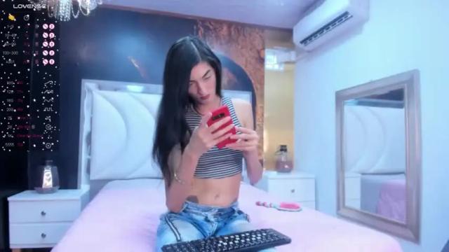 Image 8 of nahomi_jonnes Stream on Chaturbate on 14 months ago