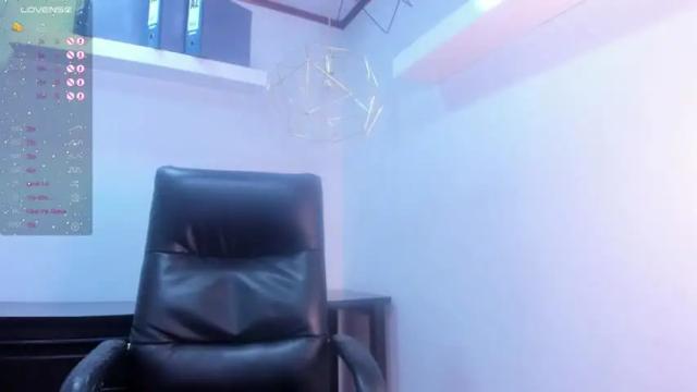 Image 2 of nahomi_jonnes Stream on Chaturbate on 14 months ago