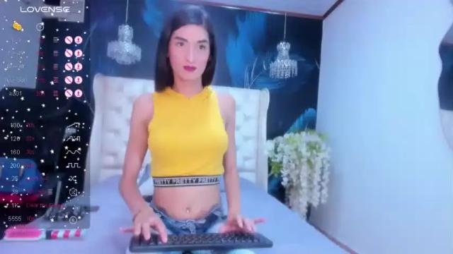 Image 3 of nahomi_jonnes Stream on Chaturbate on 14 months ago
