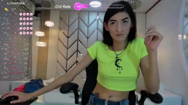Image 2 of nahomi_jonnes Stream on Chaturbate on 13 months ago