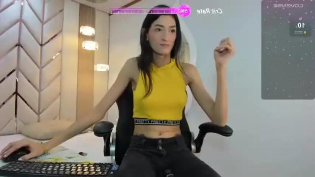 Image 3 of nahomi_jonnes Stream on Chaturbate on 13 months ago