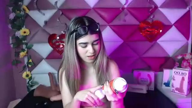 Image 3 of nahomiconnor_ Stream on Chaturbate on 2 months ago