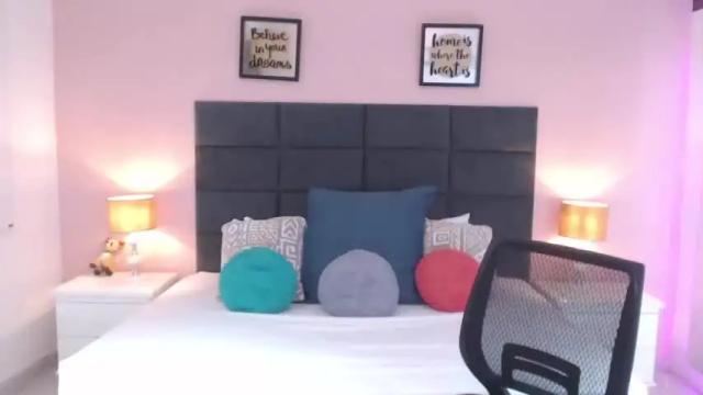 Image 12 of nahomiversage Stream on Chaturbate on 28 months ago