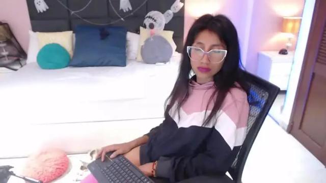 Image 10 of nahomiversage Stream on Chaturbate on 27 months ago