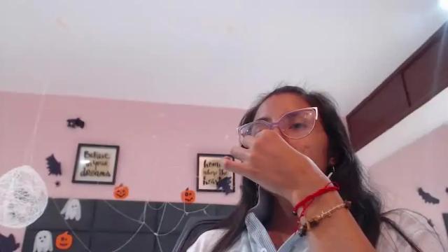 Image 11 of nahomiversage Stream on Chaturbate on 27 months ago