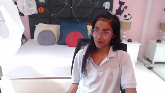 Image 3 of nahomiversage Stream on Chaturbate on 27 months ago