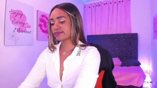 Image 3 of nahomy_ik Stream on Chaturbate on 12 months ago