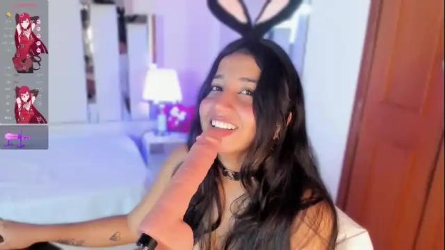 Image 12 of nahomyroberts Stream on Chaturbate on 9 days ago